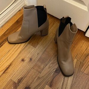 Via Spiga Tan Booties size 9.5